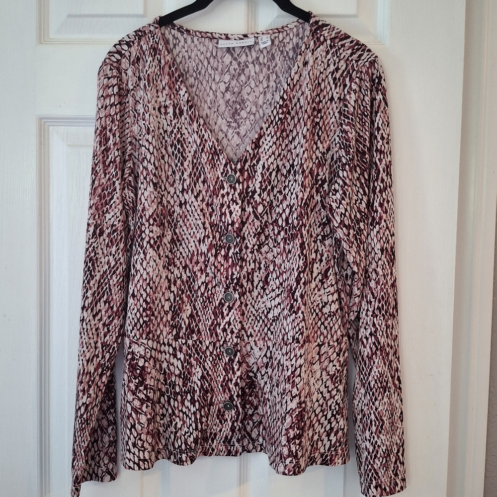Susan Graver Wms Blouse Geometric Peplum Look Button Up Closure Sz M Liquid Knit